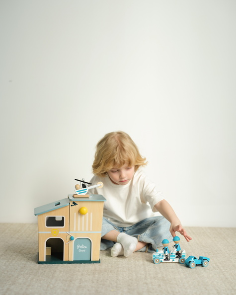 Drveni set Policijska stanica Classic World