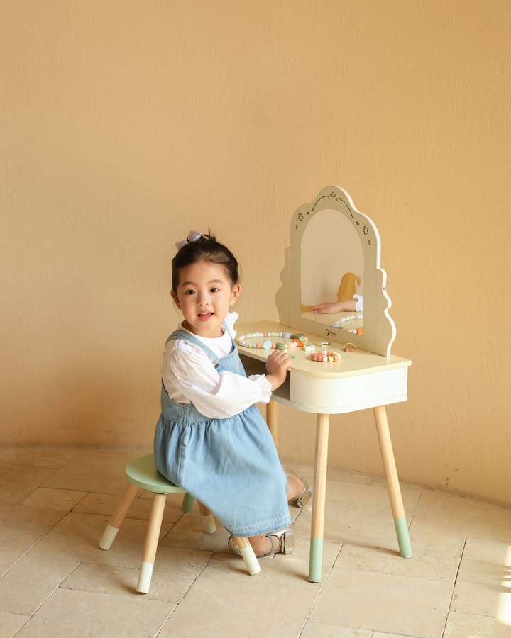 Veliki drveni salon lepote Classic World